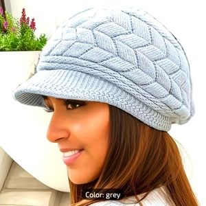 Women's Winter Knit Warm Hat Grey.